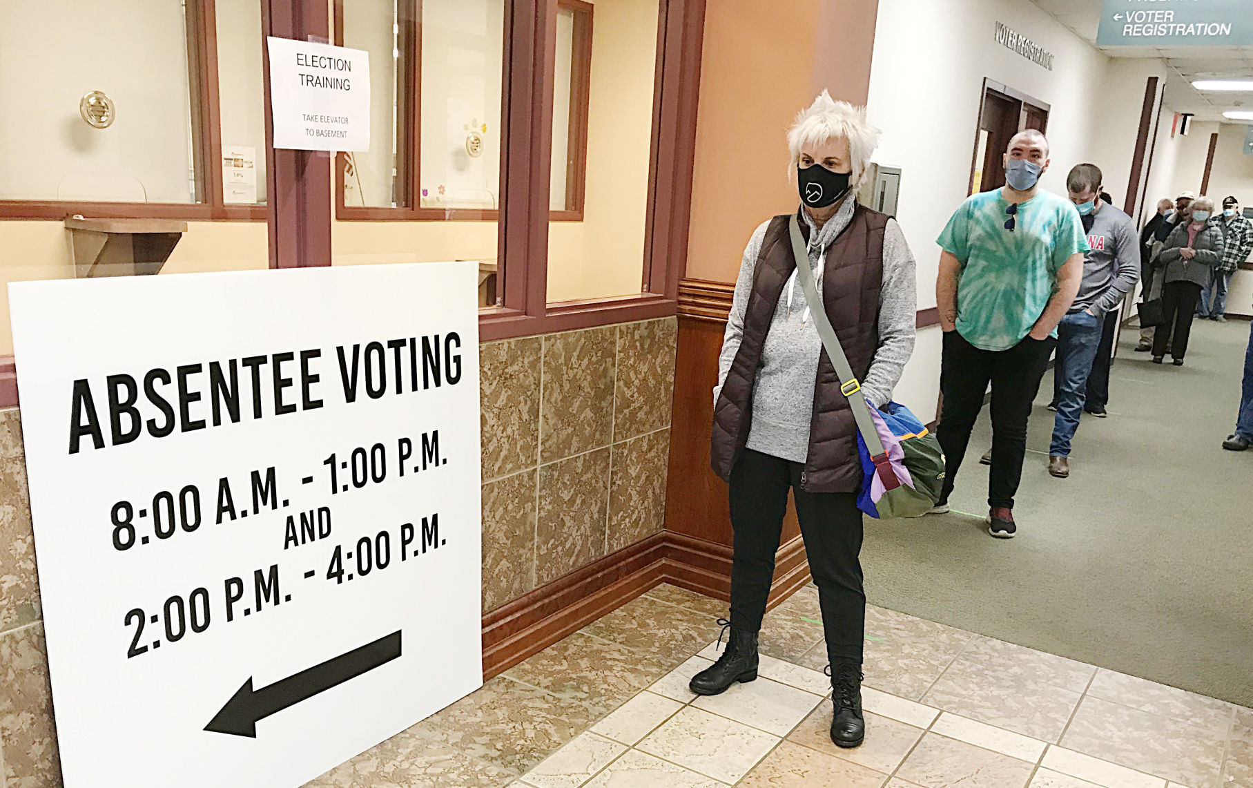 Early voting lines long at Justice Center
